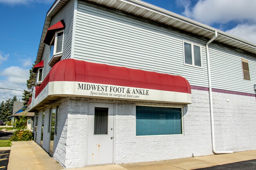 S30W24670 Sunset Dr, Waukesha, WI 53189 Lofts/Showrooms For Lease