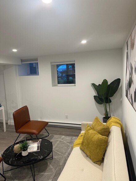 More Photos Of 66 Wellington St S, Hamilton Apartments For Sale