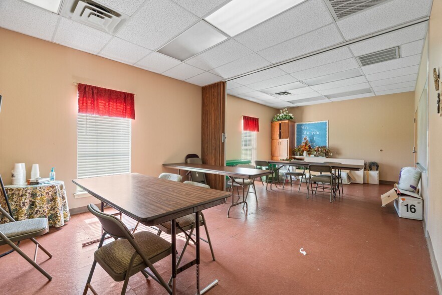 More Photos Of 1101 N Wheeler Ave, Sallisaw Religious Facility For Sale