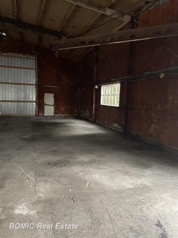 More Photos Of 9010 Dixie Hwy, Birch Run Warehouse For Lease