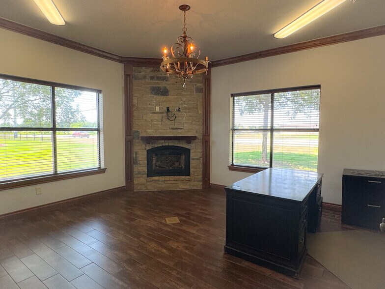 More Photos Of 9212 N Kelley Ave, Oklahoma City Office For Lease