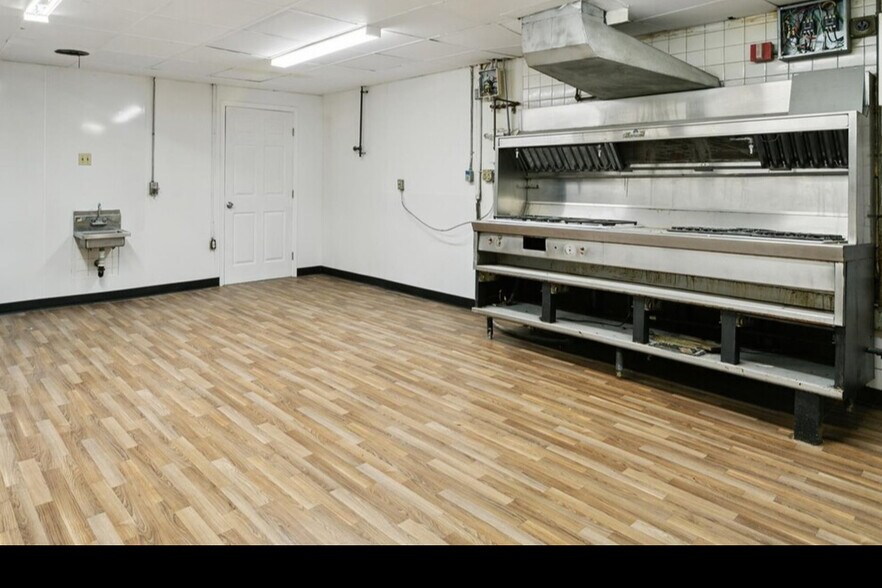 More Photos Of 1721 N King St, Hampton Daycare Center For Sale