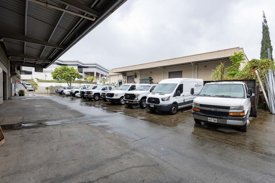 More Photos Of 99-1392 Koaha Pl, Honolulu Warehouse For Sale