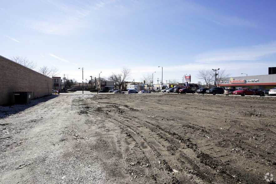 More Photos Of 4748-4750 W Fullerton Ave, Chicago Storefront For Lease