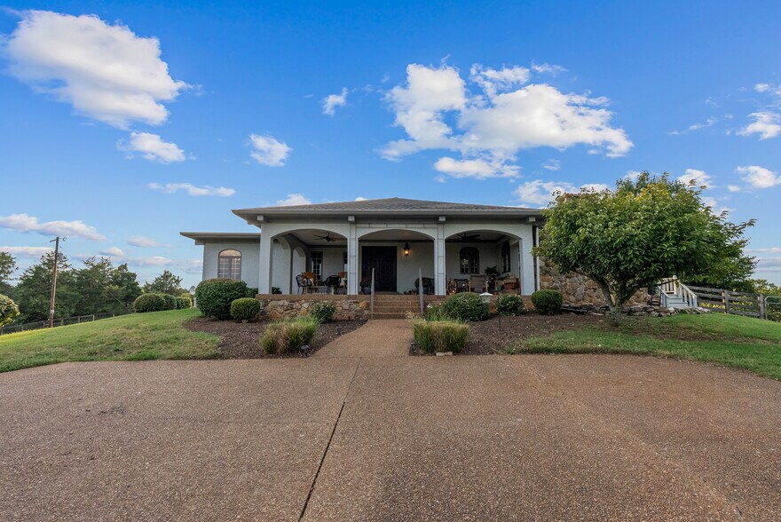 More Photos Of 1190 W Ellington Pky, Lewisburg Lodge Meeting Hall For Sale