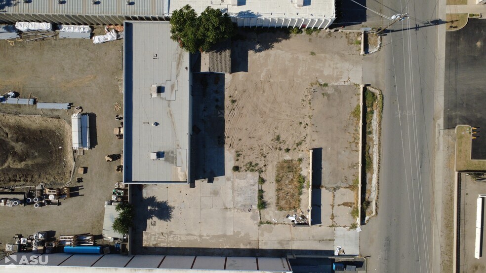 More Photos Of 2831 Gibson St, Bakersfield Warehouse For Sale