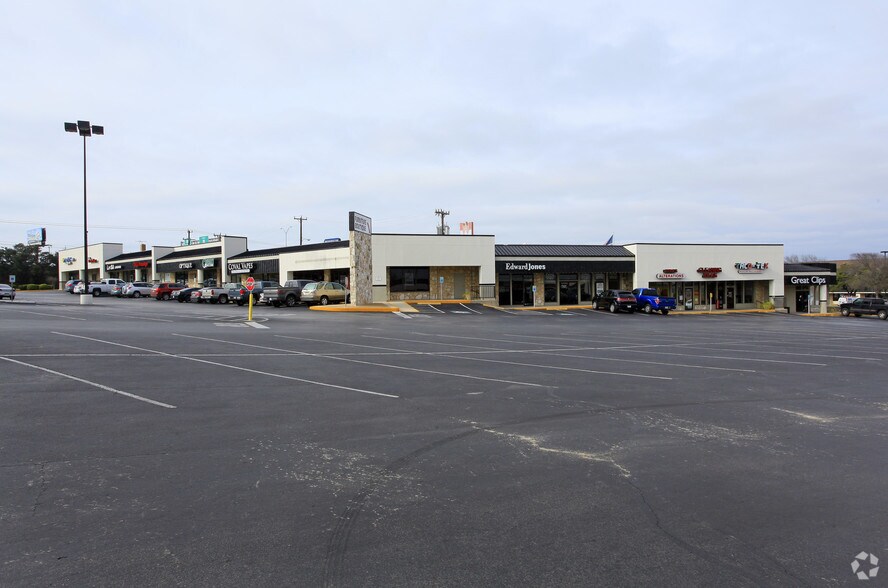 More Photos Of 15000-15060 San Pedro Ave, San Antonio Unknown For Lease