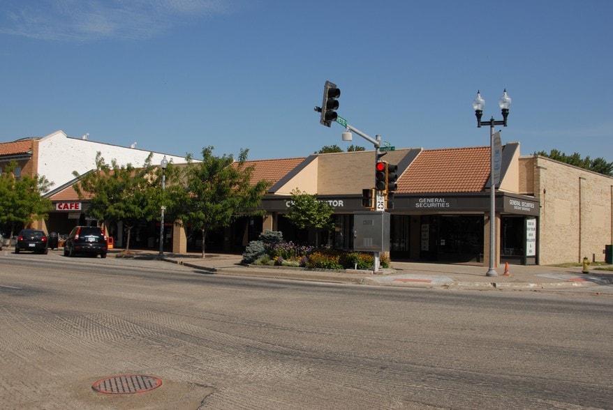 More Photos Of 414-422 Armour Rd, North Kansas City General Retail For Lease