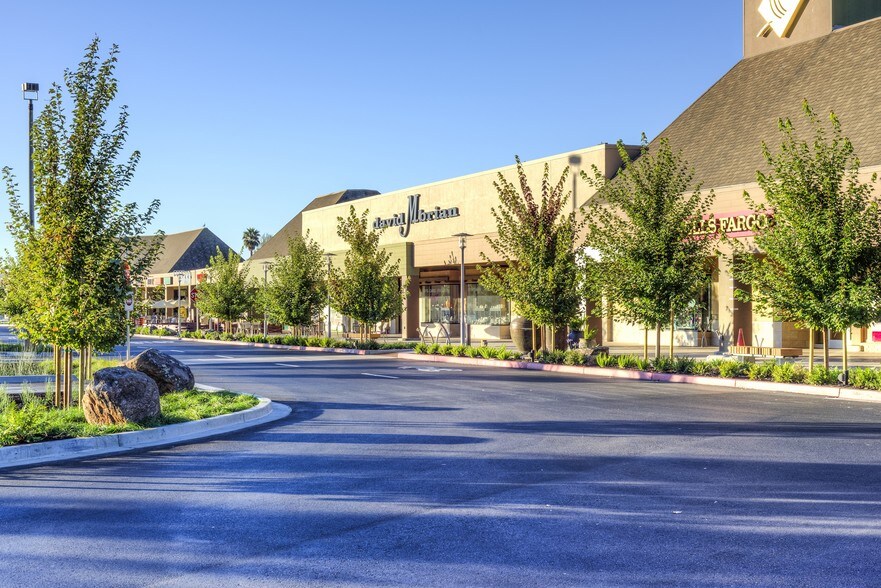 More Photos Of 50-350 Bon Air Shopping Ctr, Greenbrae Unknown For Lease