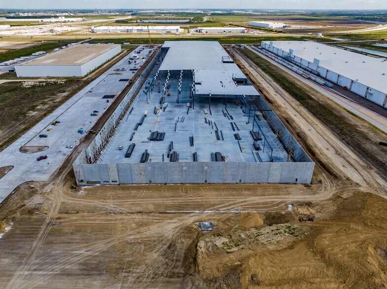 More Photos Of 6500 Nita Way, Baytown Distribution For Sale