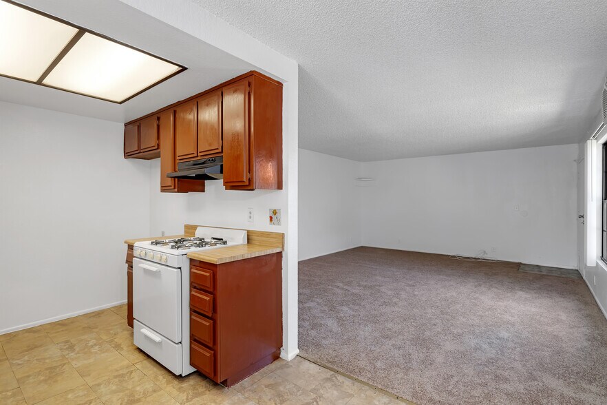 More Photos Of 1629 W Ball Rd, Anaheim Apartments For Sale