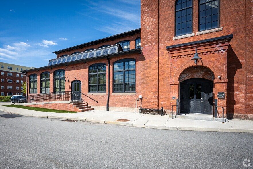 More Photos Of 99 Main St, Warren Apartments For Lease