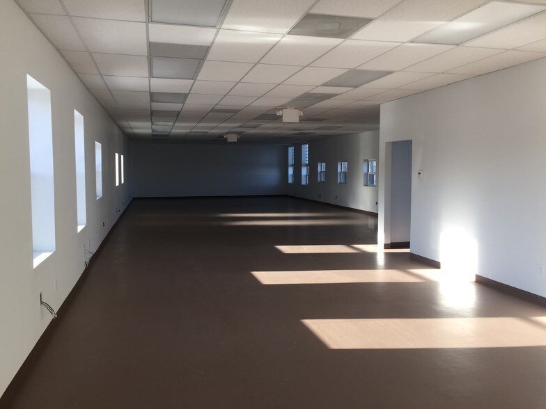 More Photos Of 1615 51st St, North Bergen Manufacturing For Sale