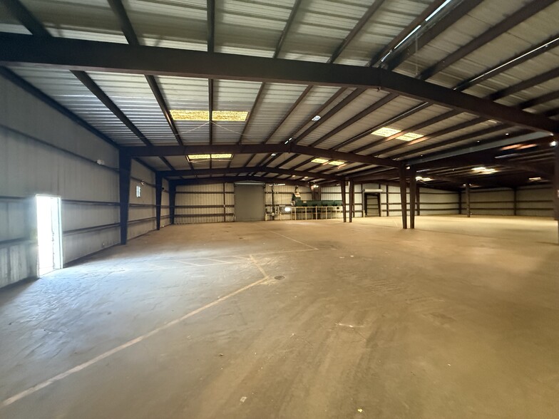 More Photos Of 15046 Grant Rd, Cypress Warehouse For Lease