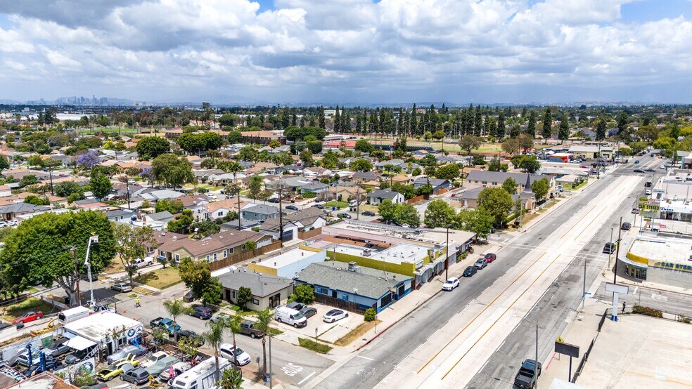 More Photos Of 13175 Paramount Blvd, South Gate Office For Sale