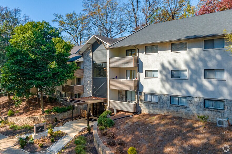 Primary Photo Of 55 Pharr Rd NW, Atlanta Apartments For Sale