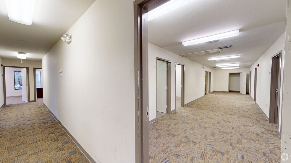 More Photos Of 730 NE Waldo Rd, Gainesville Office For Sale