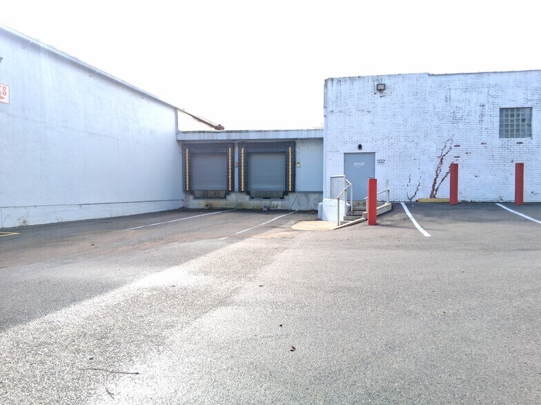 More Photos Of 800 S Morrison Ave, Collinsville Warehouse For Sale