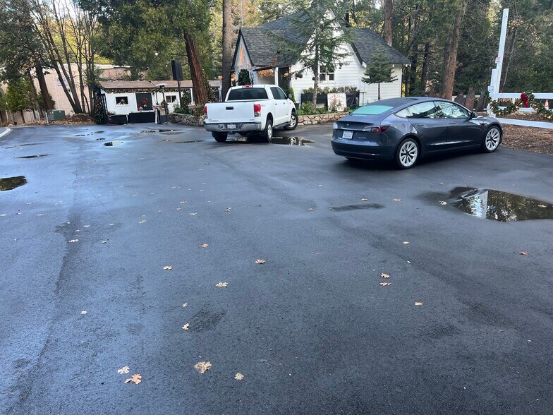 More Photos Of 27410 State Highway 189, Lake Arrowhead Storefront For Lease