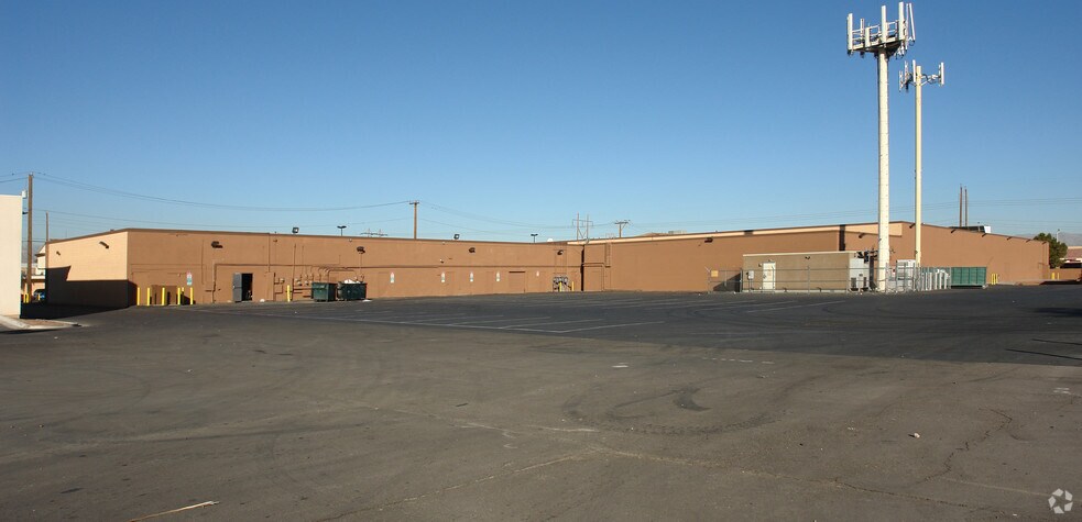 More Photos Of 348-350 N Nellis Blvd, Las Vegas Storefront For Lease