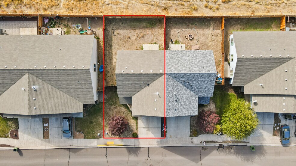 More Photos Of 302 SE Leisek Way, Madras Multifamily For Sale