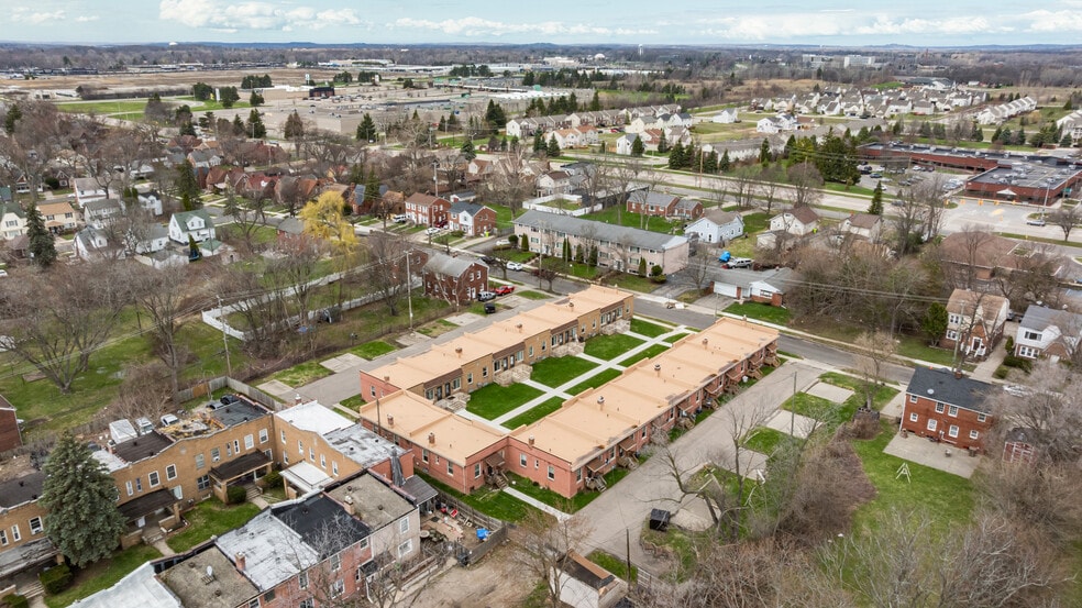 More Photos Of 51 Spokane Dr, Pontiac Apartments For Sale