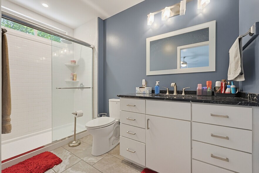 More Photos Of 620 Washington St, Franklin Medical For Sale