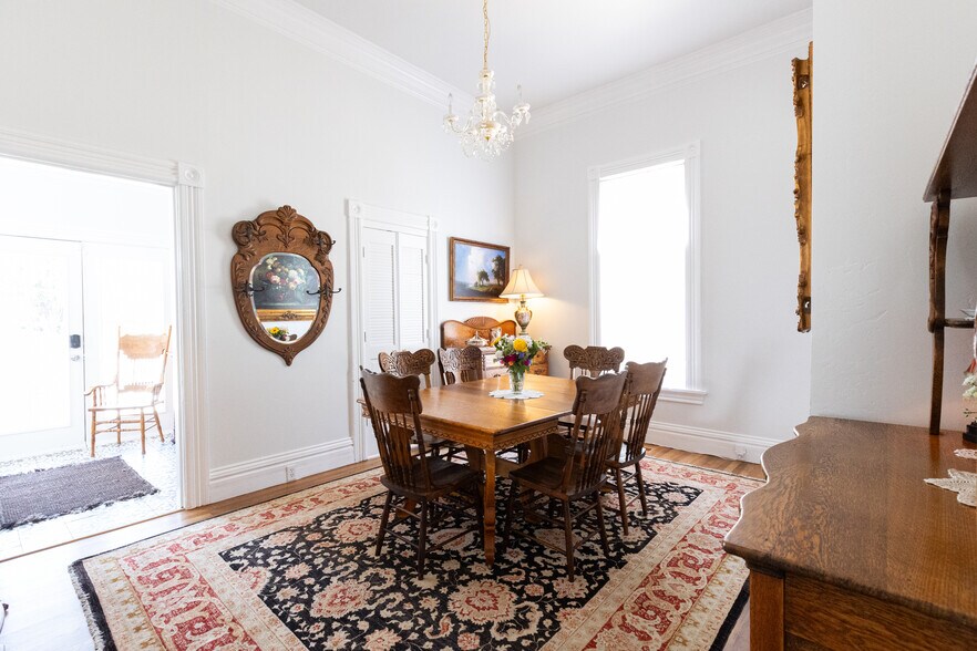 More Photos Of 11 E Main St, Winters Office Residential For Lease