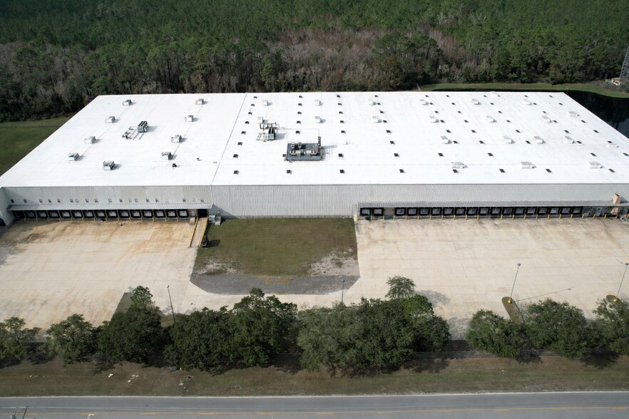 Primary Photo Of 4055 Deerpark Blvd S, Elkton Warehouse For Lease
