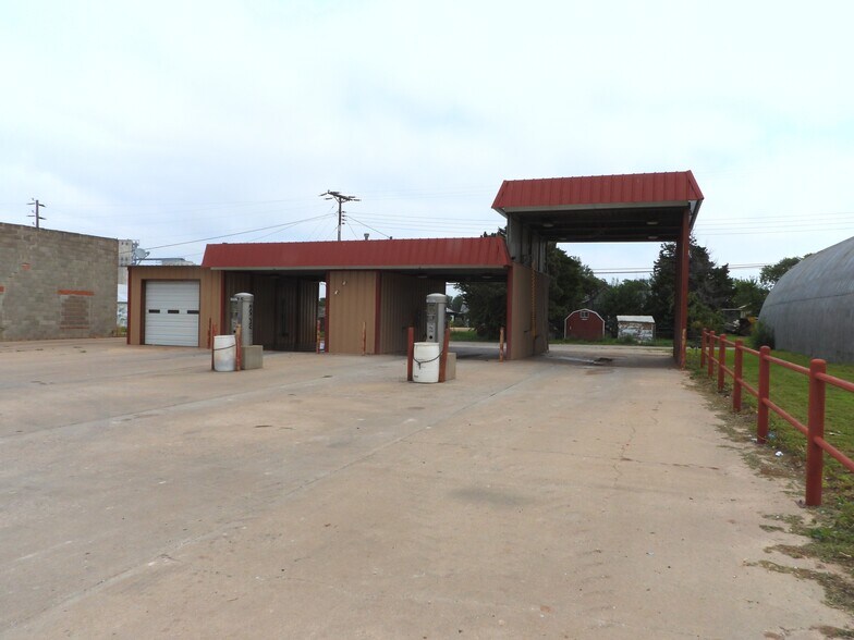 More Photos Of 124 Main St, Shattuck Carwash For Sale