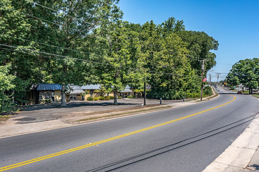 More Photos Of 279 N Main St, Kilmarnock General Retail For Sale
