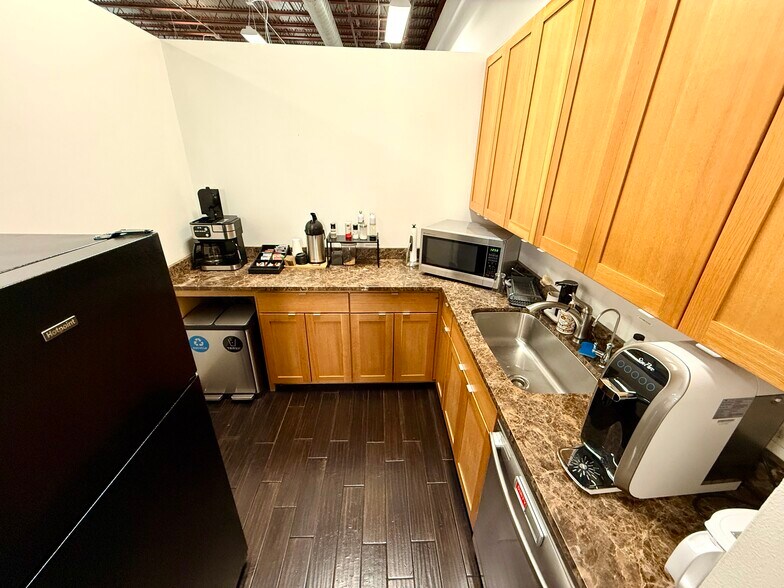 More Photos Of 200 E 6th St, Austin Loft Creative Space For Lease