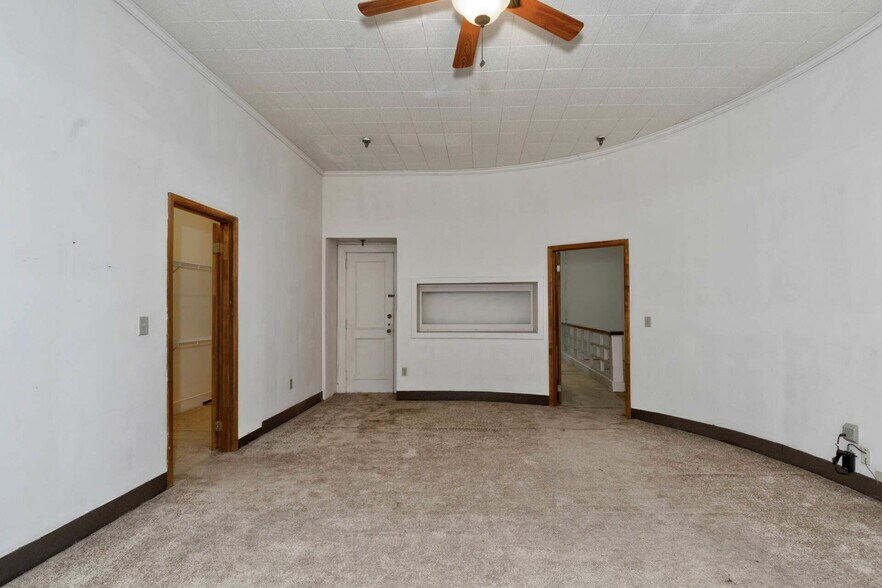 More Photos Of 1237 Broadway, Columbus Storefront For Sale