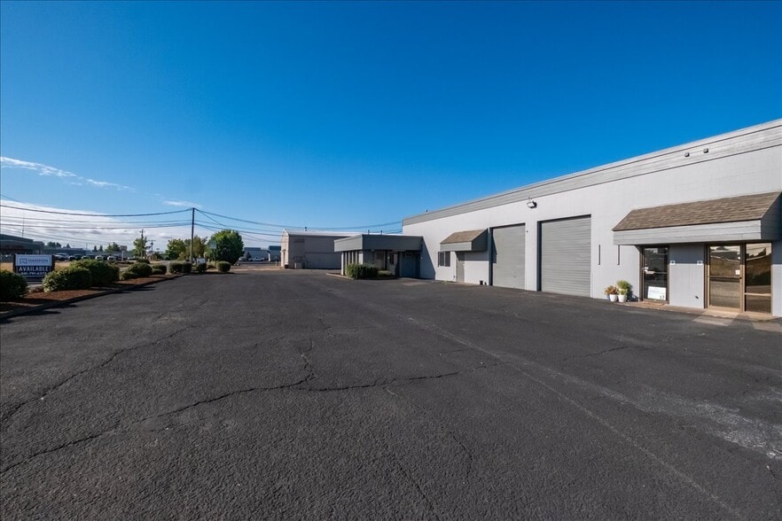 More Photos Of 2300 Ferry St SW, Albany Research And Development For Lease