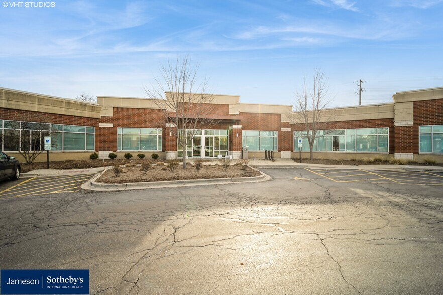More Photos Of 800 E Woodfield Rd, Schaumburg Medical For Sale