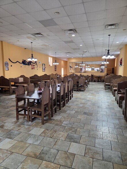 More Photos Of 300 W Ashley St, Jackson Storefront Retail Residential For Sale