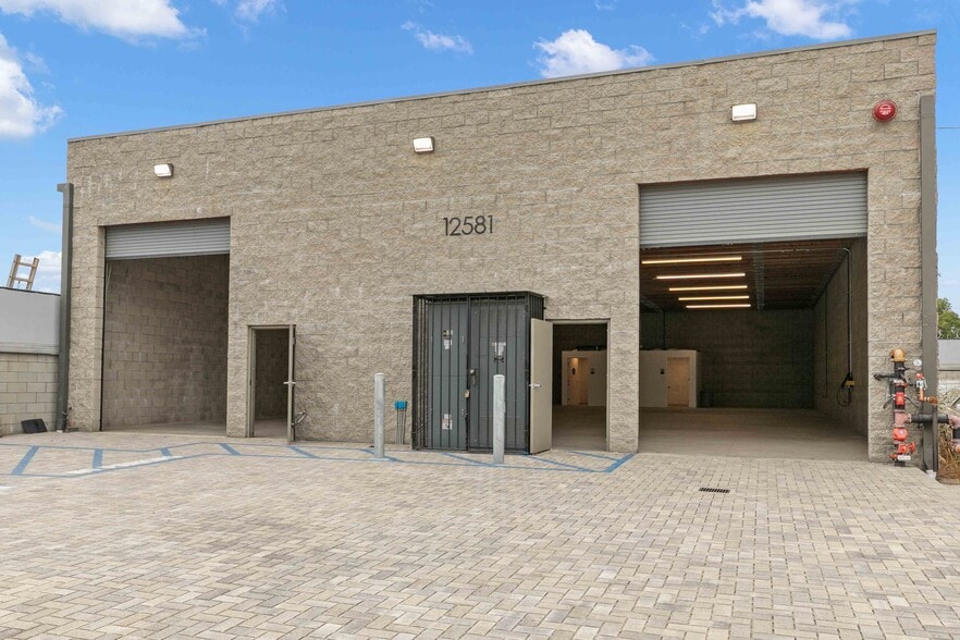 More Photos Of 12581 Branford St, Pacoima Manufacturing For Lease