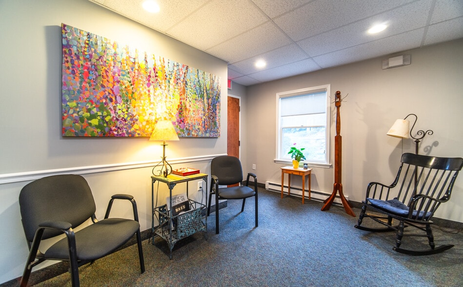 More Photos Of 943 North Rd, Groton Office Residential For Sale