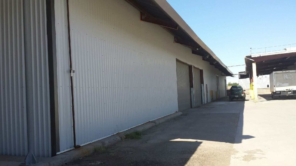 More Photos Of 120 E Ross Ave, El Centro Warehouse For Lease