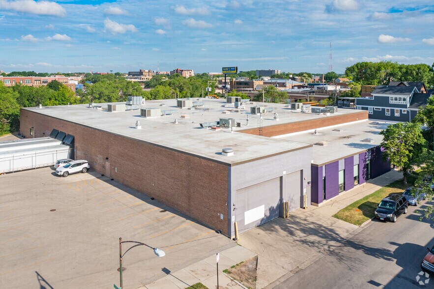 More Photos Of 2900-2950 N Oakley Ave, Chicago Manufacturing For Lease
