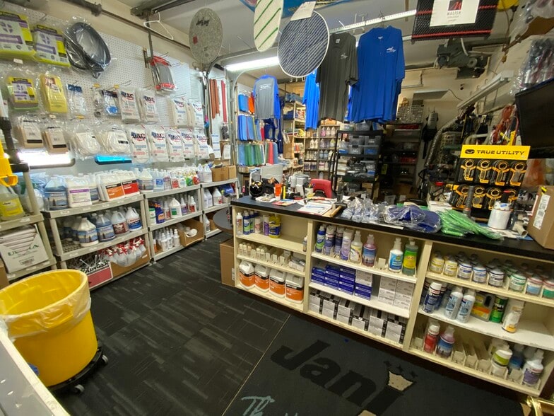 More Photos Of 3290 Airline Blvd, Portsmouth Flex For Sale