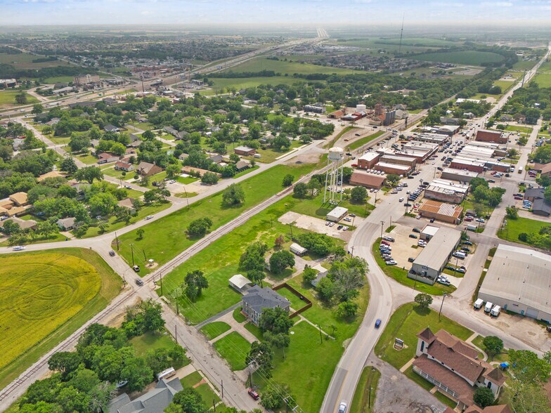 More Photos Of 107 S Josephine St, Royse City General Retail For Sale
