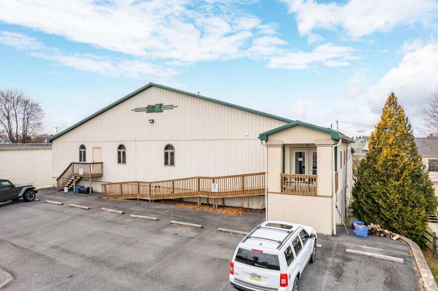 More Photos Of 242 N Whiteoak St, Kutztown Office For Lease