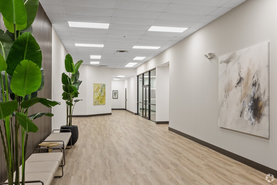 More Photos Of 2300-2398 SE Ocean Blvd, Stuart Storefront Retail Office For Lease