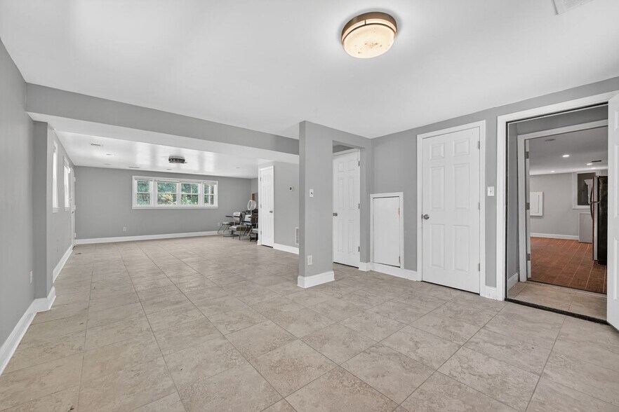 More Photos Of 7205 Livingston Rd, Oxon Hill Office Residential For Sale