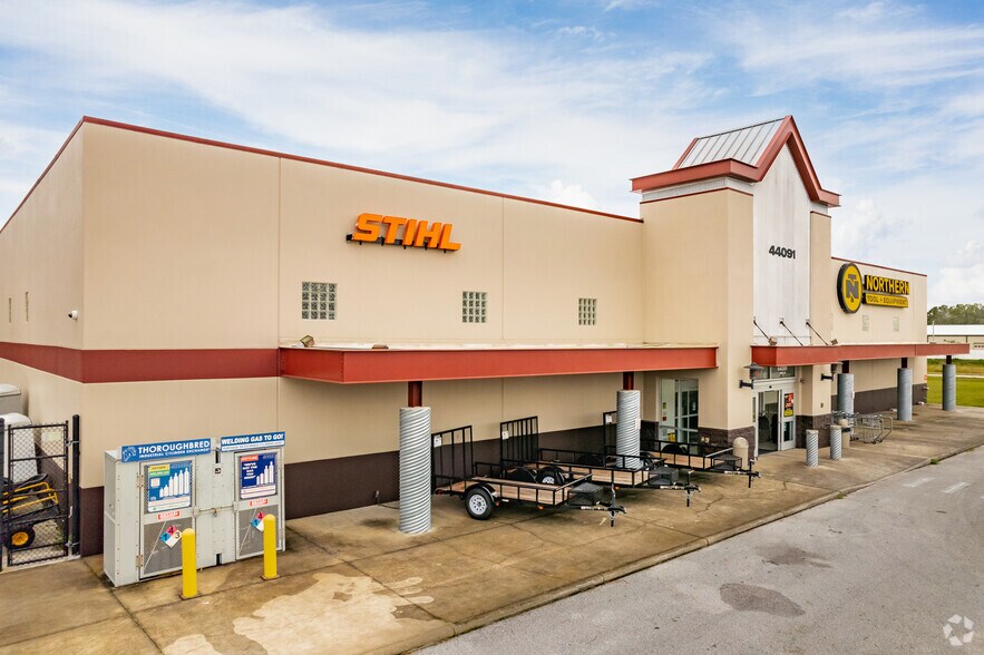 More Photos Of 44091 US Highway 19 N, Tarpon Springs Freestanding For Lease