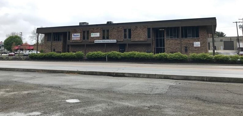 Primary Photo Of 346 Freeport Rd, New Kensington Medical For Lease