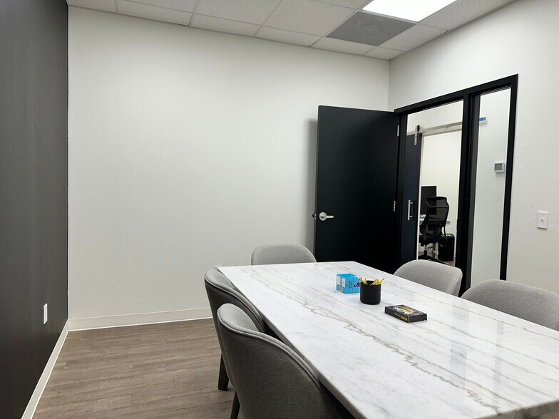 More Photos Of 901 E Main St, Yukon Coworking Space