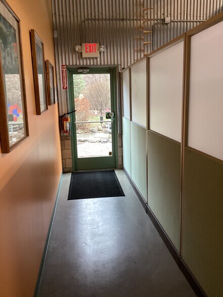 More Photos Of 360 E State Line Rd, Toledo Light Manufacturing For Lease
