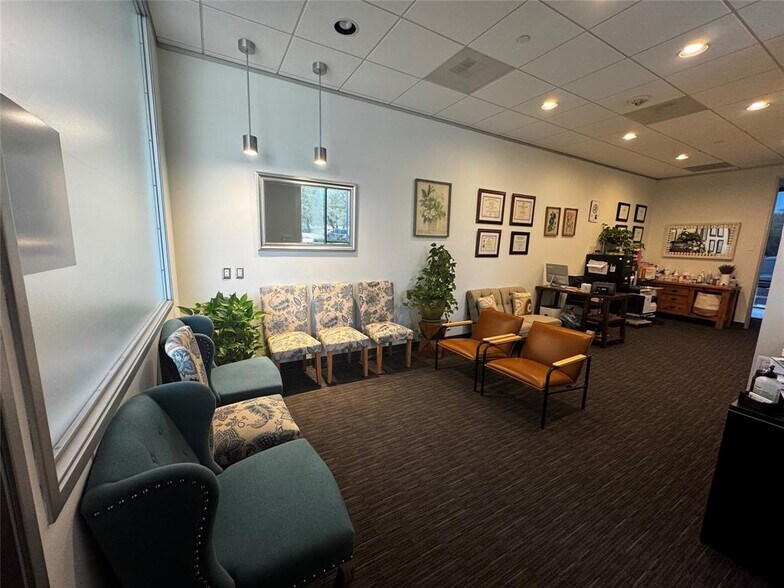 More Photos Of 5920 W William Cannon Dr, Austin Unknown For Lease